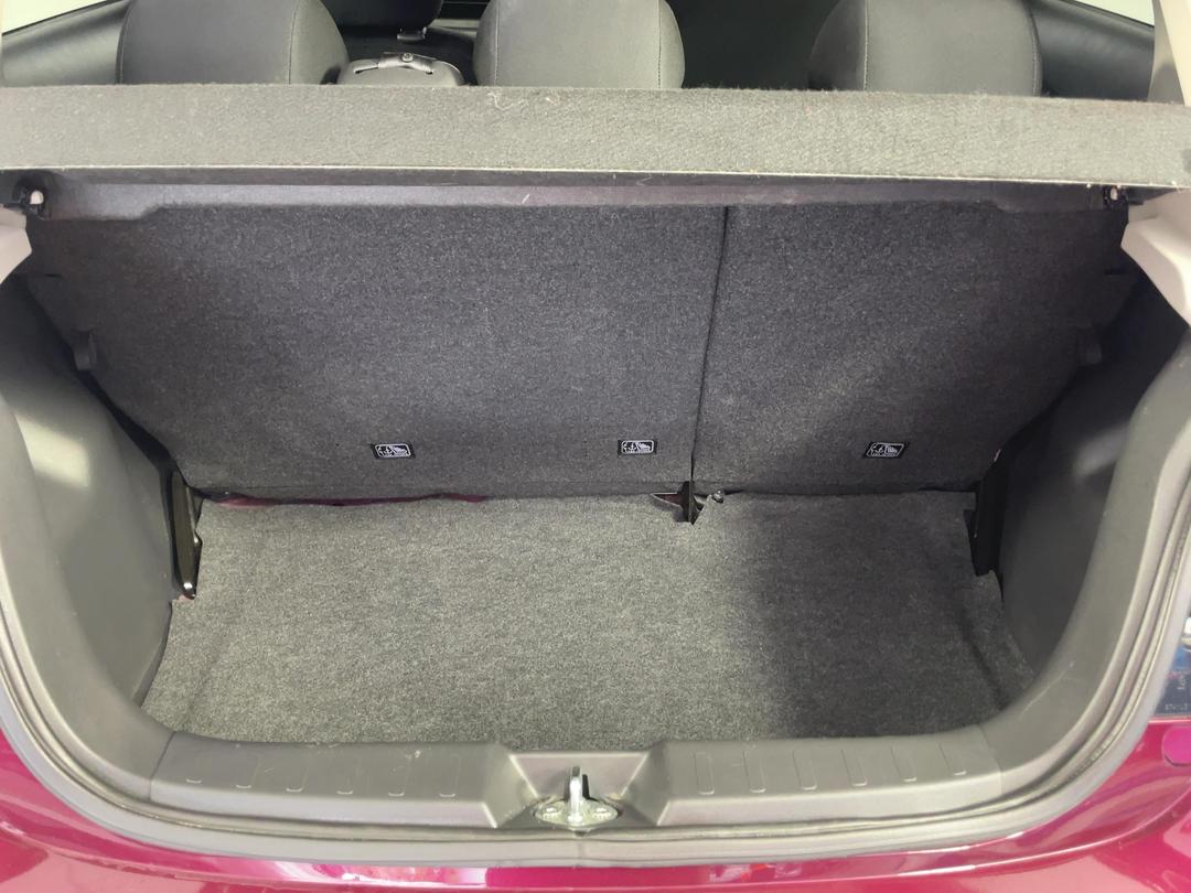 Photo '14' of Mitsubishi Mirage