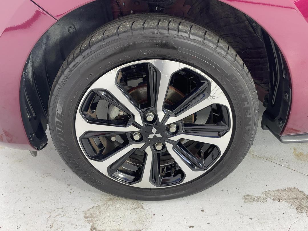Photo '10' of Mitsubishi Mirage