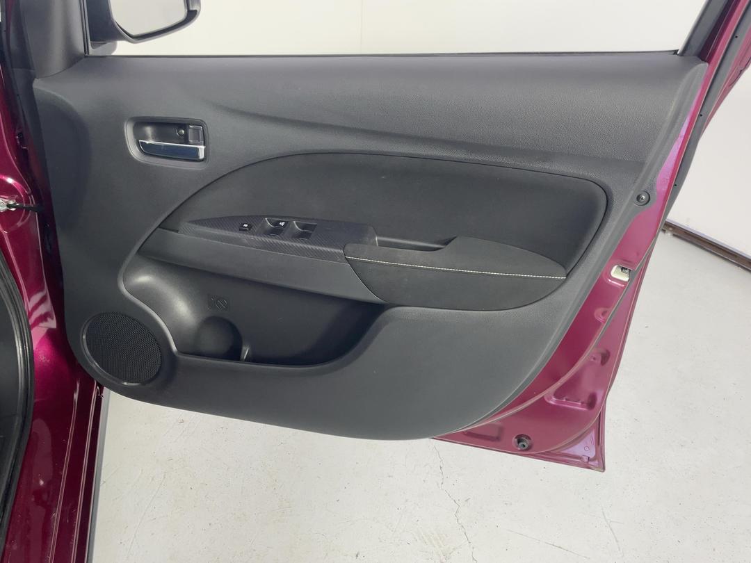 Photo '15' of Mitsubishi Mirage