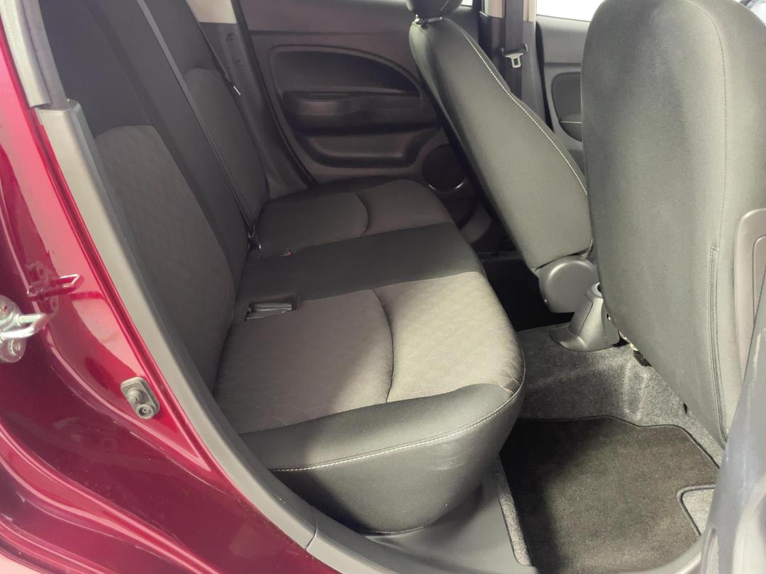 Photo '20' of Mitsubishi Mirage