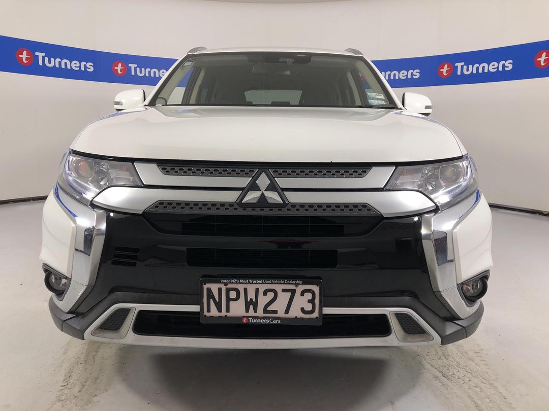 Photo '2' of Mitsubishi Outlander