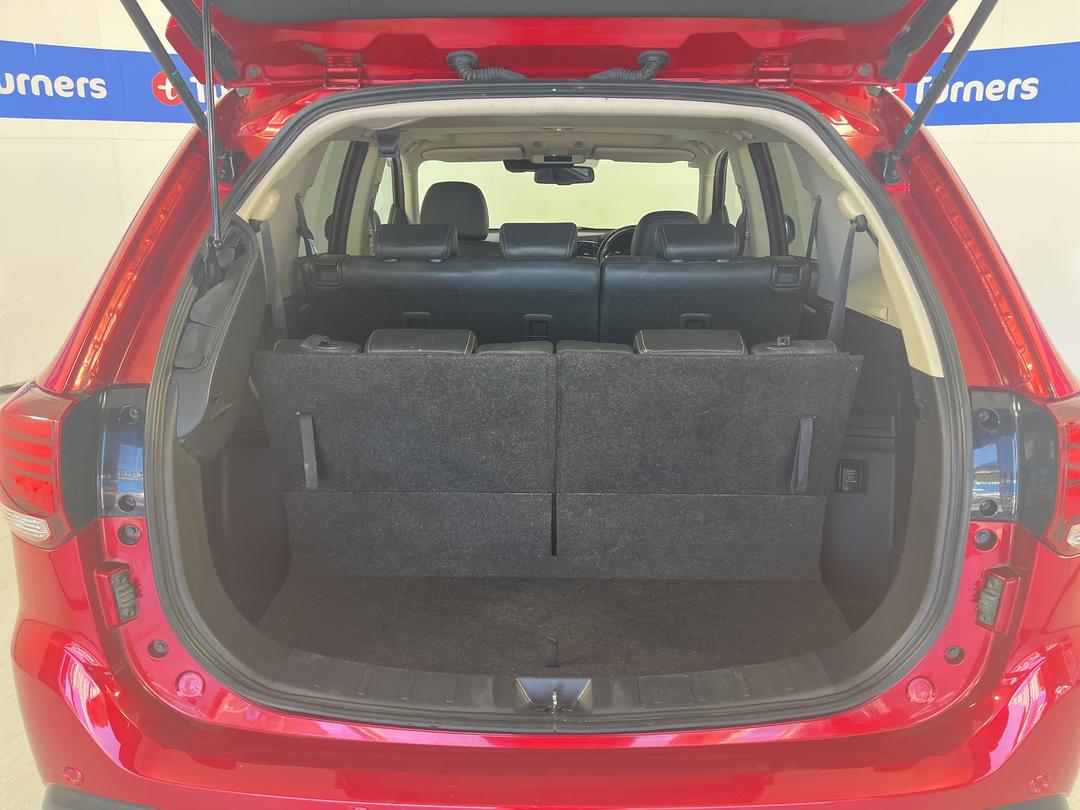 Photo '14' of Mitsubishi Outlander