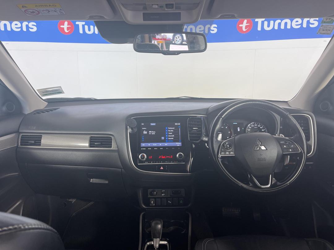 Photo '17' of Mitsubishi Outlander