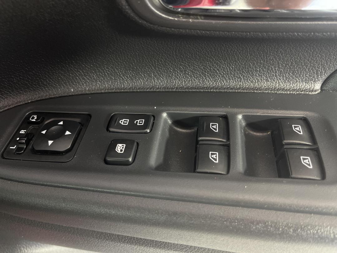 Photo '24' of Mitsubishi Outlander