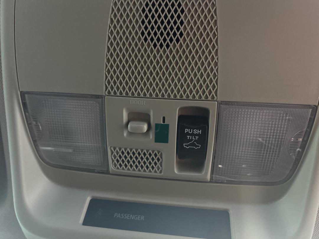 Photo '33' of Mitsubishi Outlander