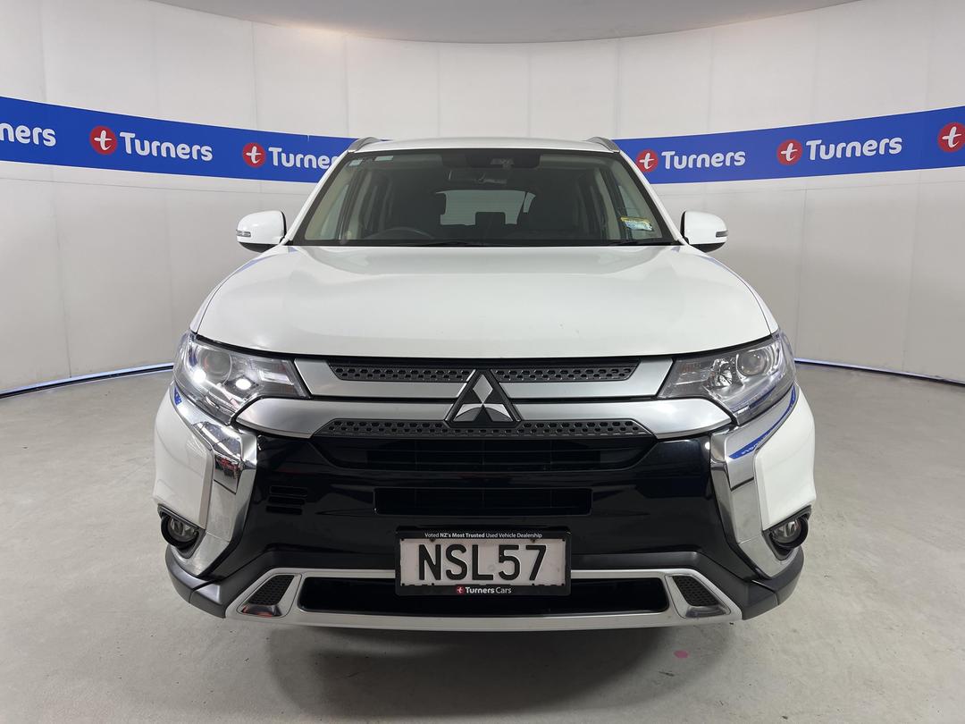 Photo '2' of Mitsubishi Outlander