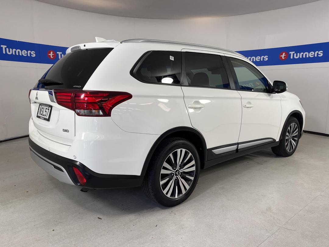 Photo '7' of Mitsubishi Outlander