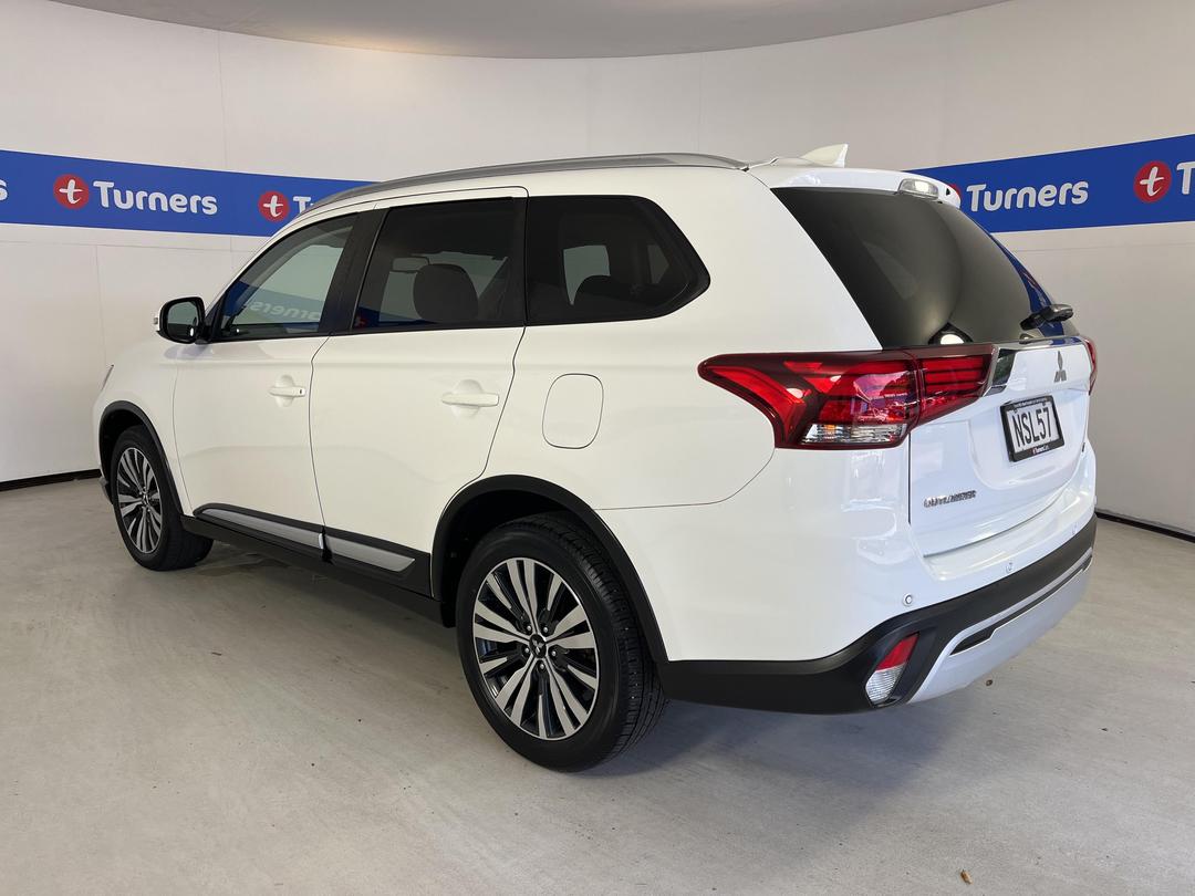 Photo '5' of Mitsubishi Outlander