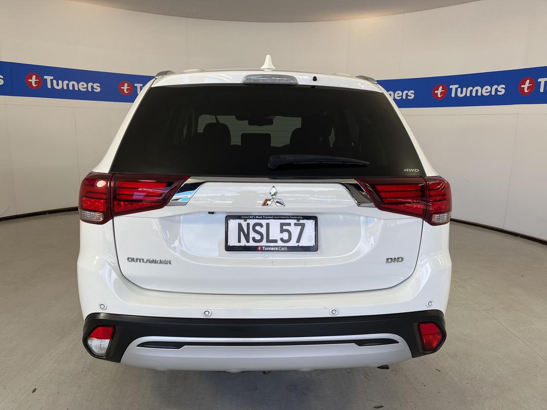 Photo '6' of Mitsubishi Outlander