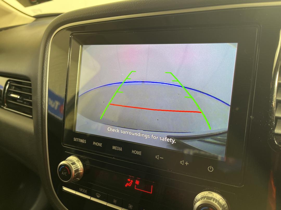 Photo '23' of Mitsubishi Outlander