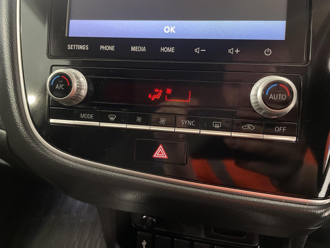 Photo '31' of Mitsubishi Outlander