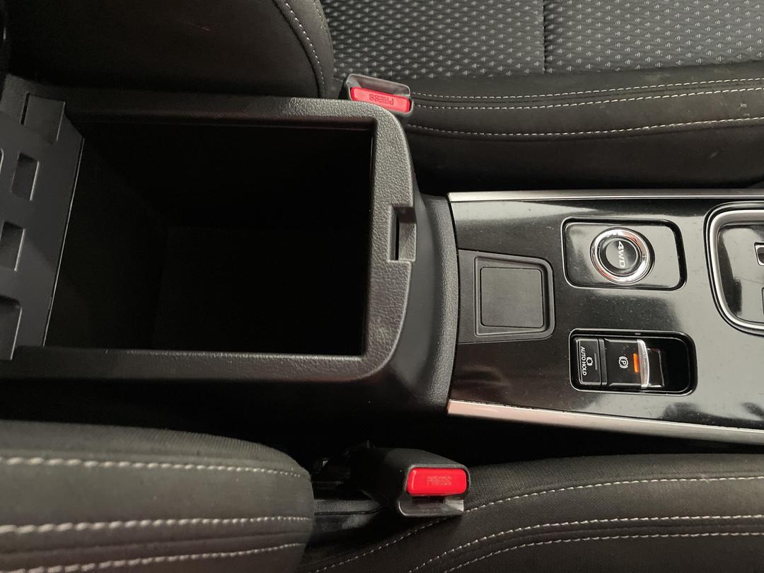 Photo '33' of Mitsubishi Outlander