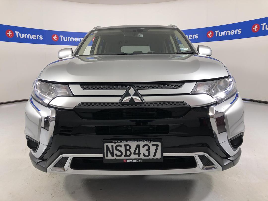 Photo '2' of Mitsubishi Outlander