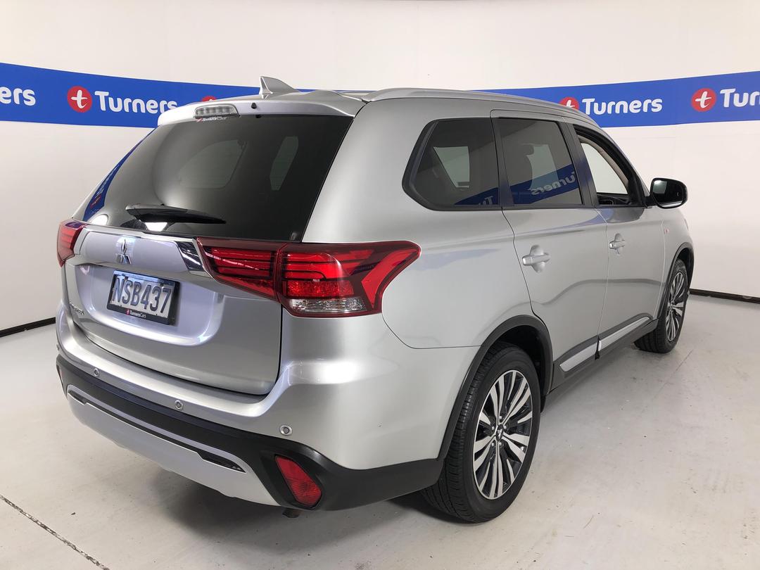 Photo '7' of Mitsubishi Outlander