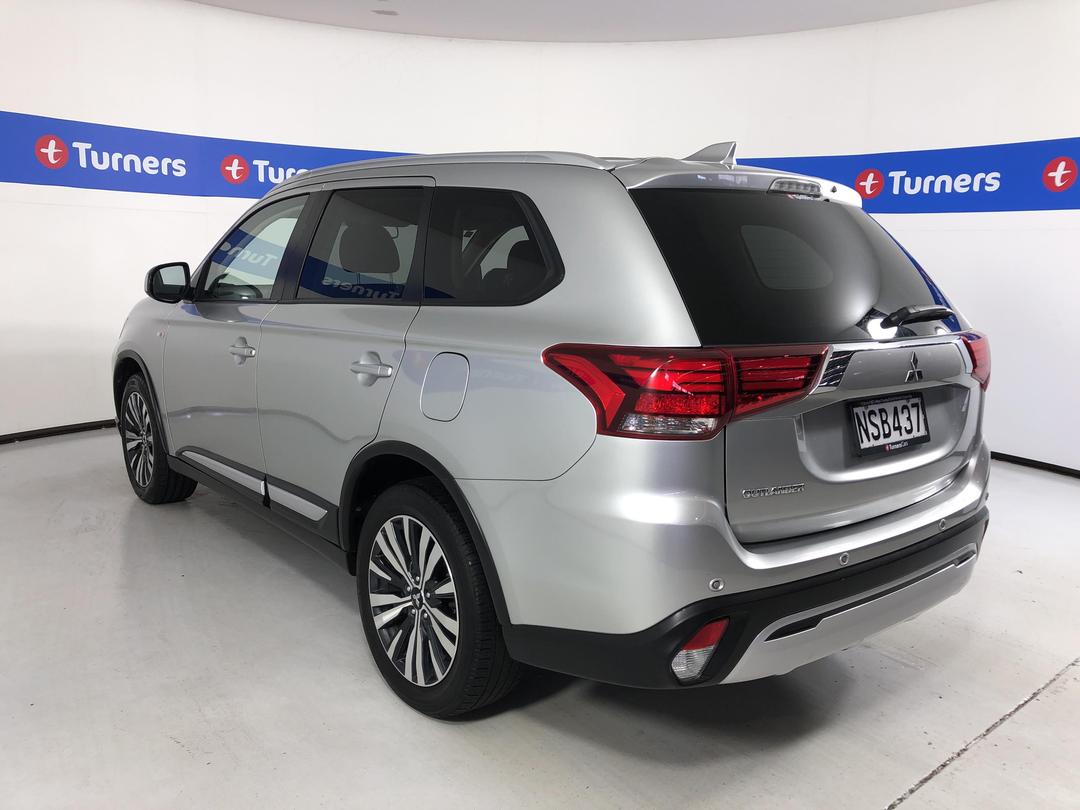 Photo '5' of Mitsubishi Outlander