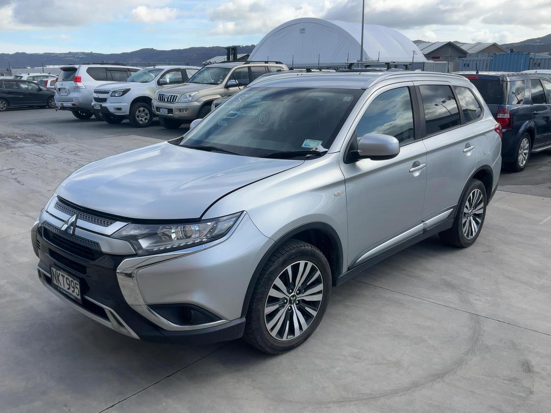 Photo '4' of Mitsubishi Outlander LS Photo '4' of Mitsubishi Outlander LS