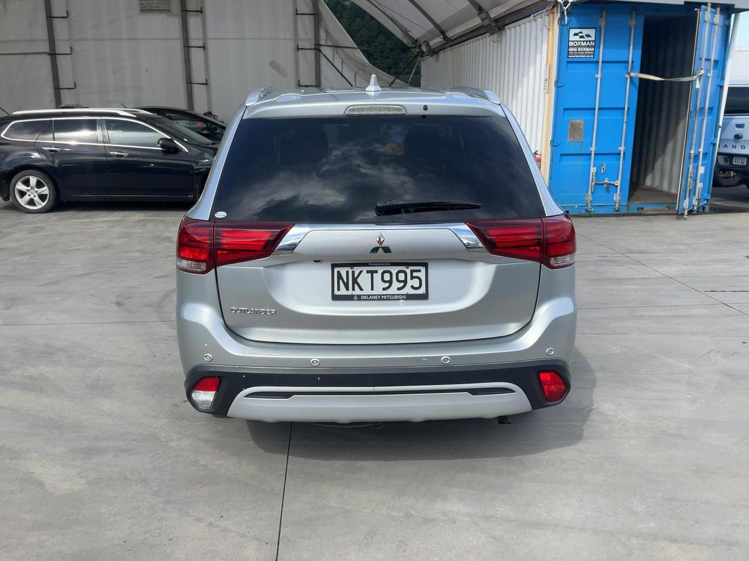 Photo '7' of Mitsubishi Outlander LS Photo '7' of Mitsubishi Outlander LS