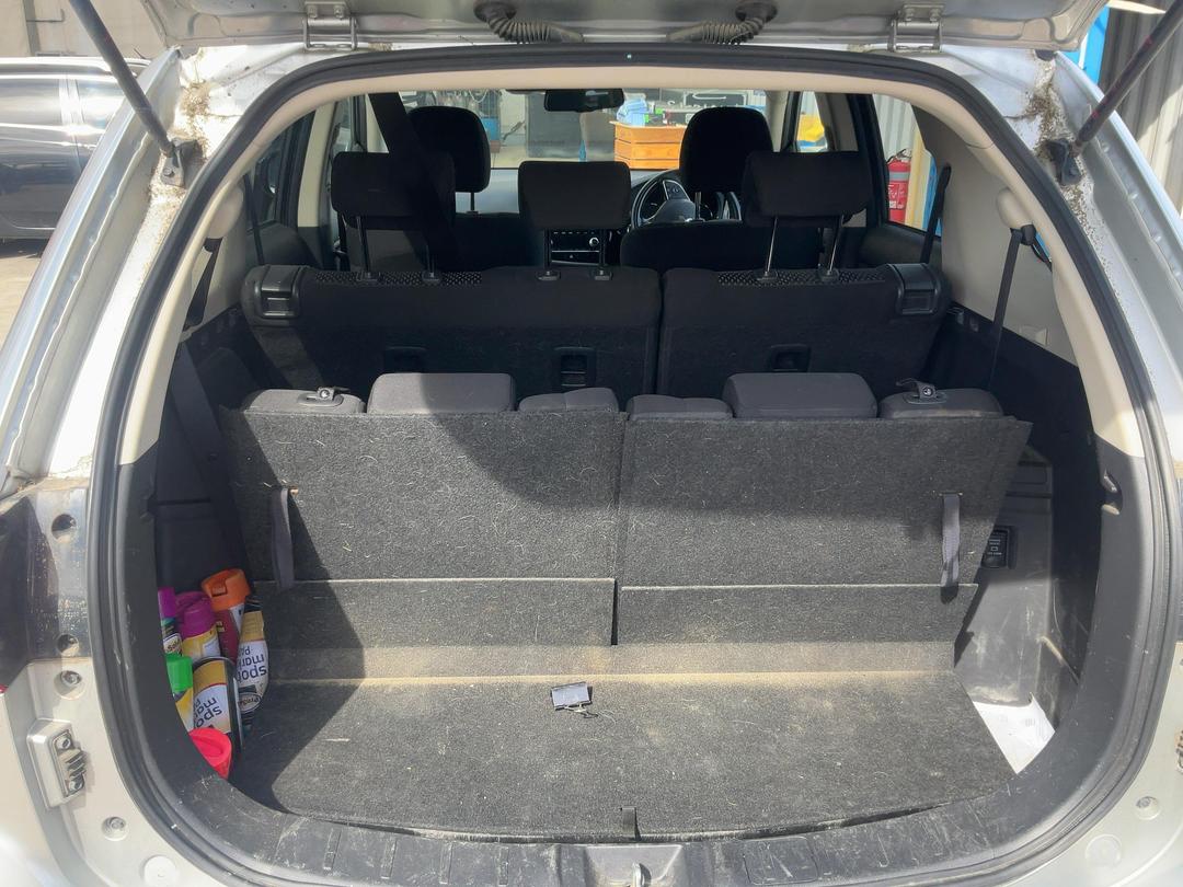 Photo '15' of Mitsubishi Outlander LS Photo '15' of Mitsubishi Outlander LS