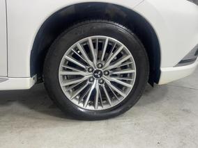 Photo '9' of Mitsubishi Outlander
