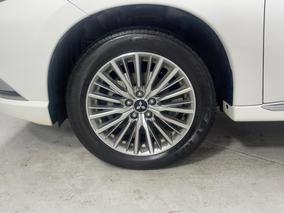 Photo '10' of Mitsubishi Outlander