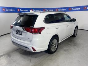 Photo '7' of Mitsubishi Outlander