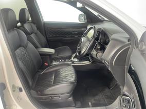 Photo '16' of Mitsubishi Outlander