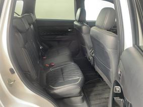Photo '20' of Mitsubishi Outlander