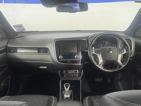 Photo '17' of Mitsubishi Outlander