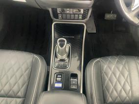 Photo '18' of Mitsubishi Outlander