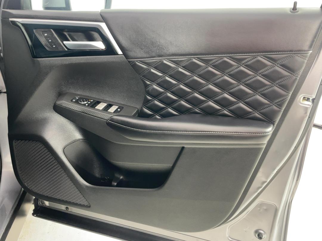 Photo '15' of Mitsubishi Outlander