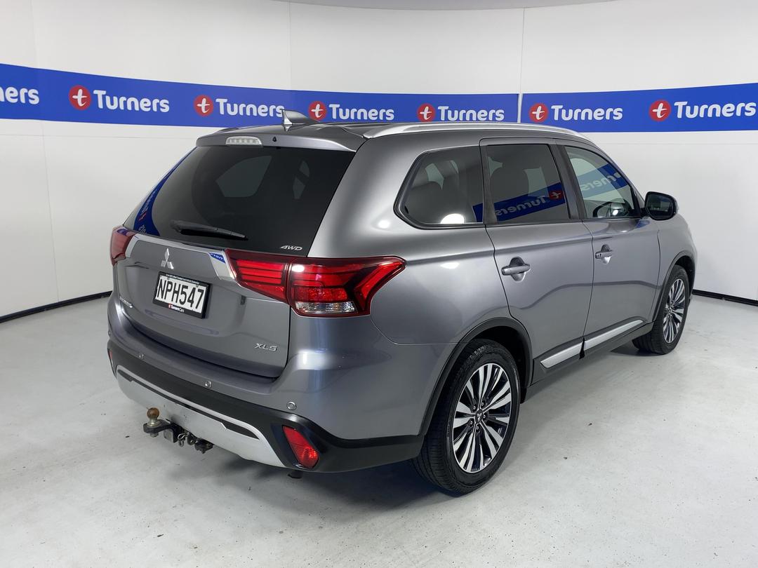 Photo '7' of Mitsubishi Outlander