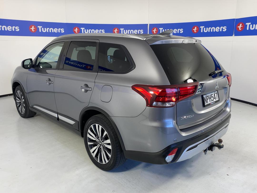 Photo '5' of Mitsubishi Outlander