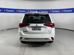 Photo '6' of Mitsubishi Outlander