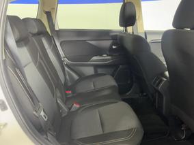 Photo '20' of Mitsubishi Outlander