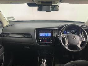 Photo '17' of Mitsubishi Outlander
