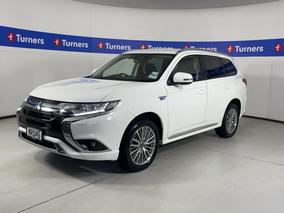 Photo '4' of Mitsubishi Outlander