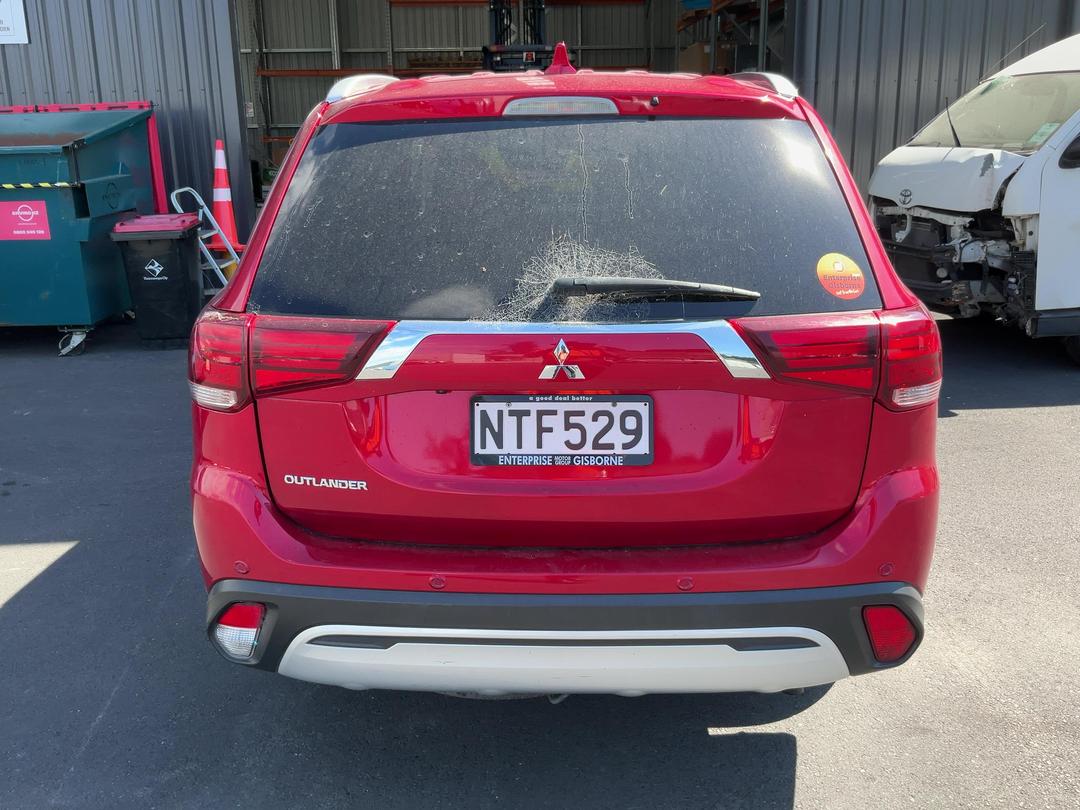 Photo '7' of Mitsubishi Outlander LS Photo '7' of Mitsubishi Outlander LS