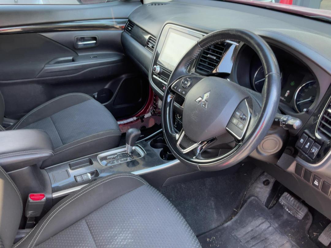 Photo '14' of Mitsubishi Outlander LS Photo '14' of Mitsubishi Outlander LS