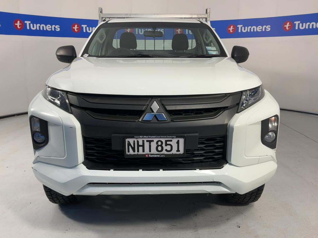 Photo '2' of Mitsubishi Triton