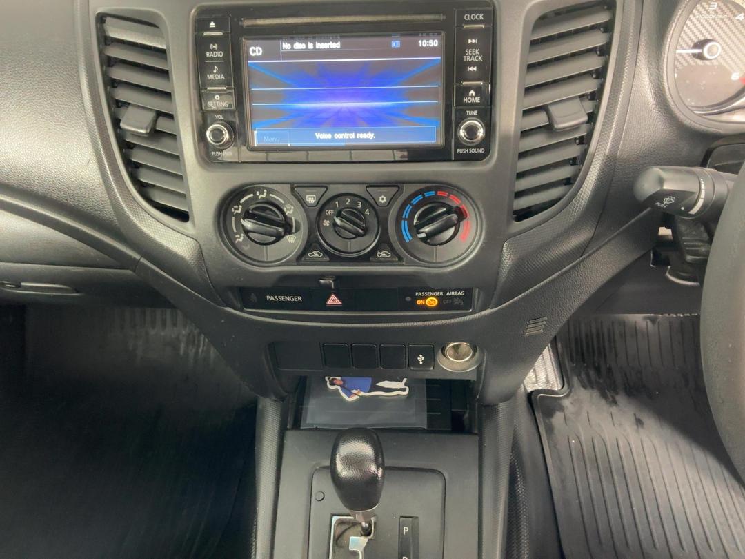 Photo '18' of Mitsubishi Triton