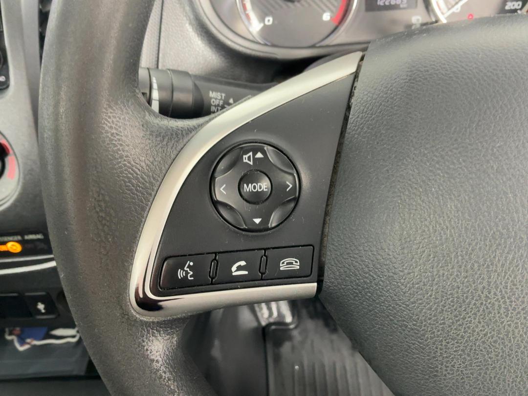 Photo '22' of Mitsubishi Triton