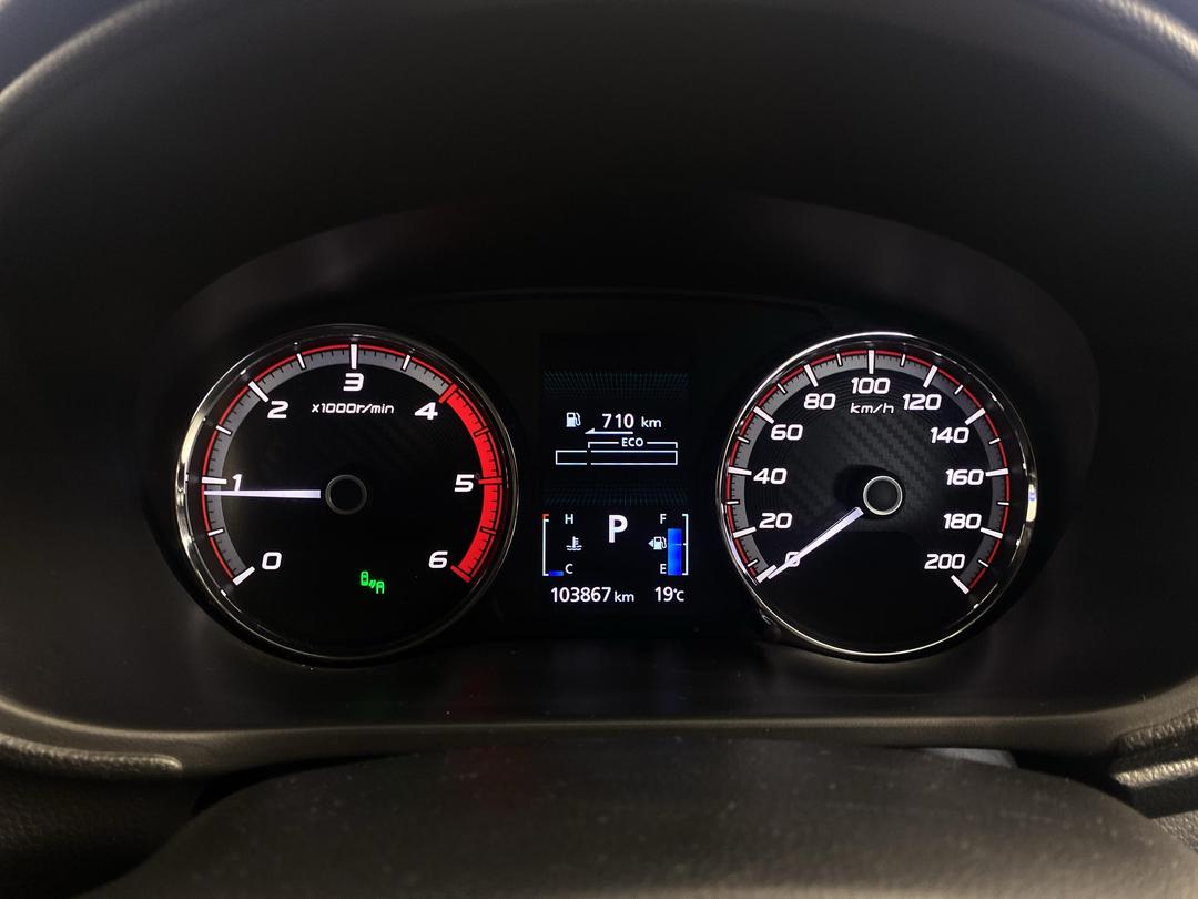 Photo '21' of Mitsubishi Triton