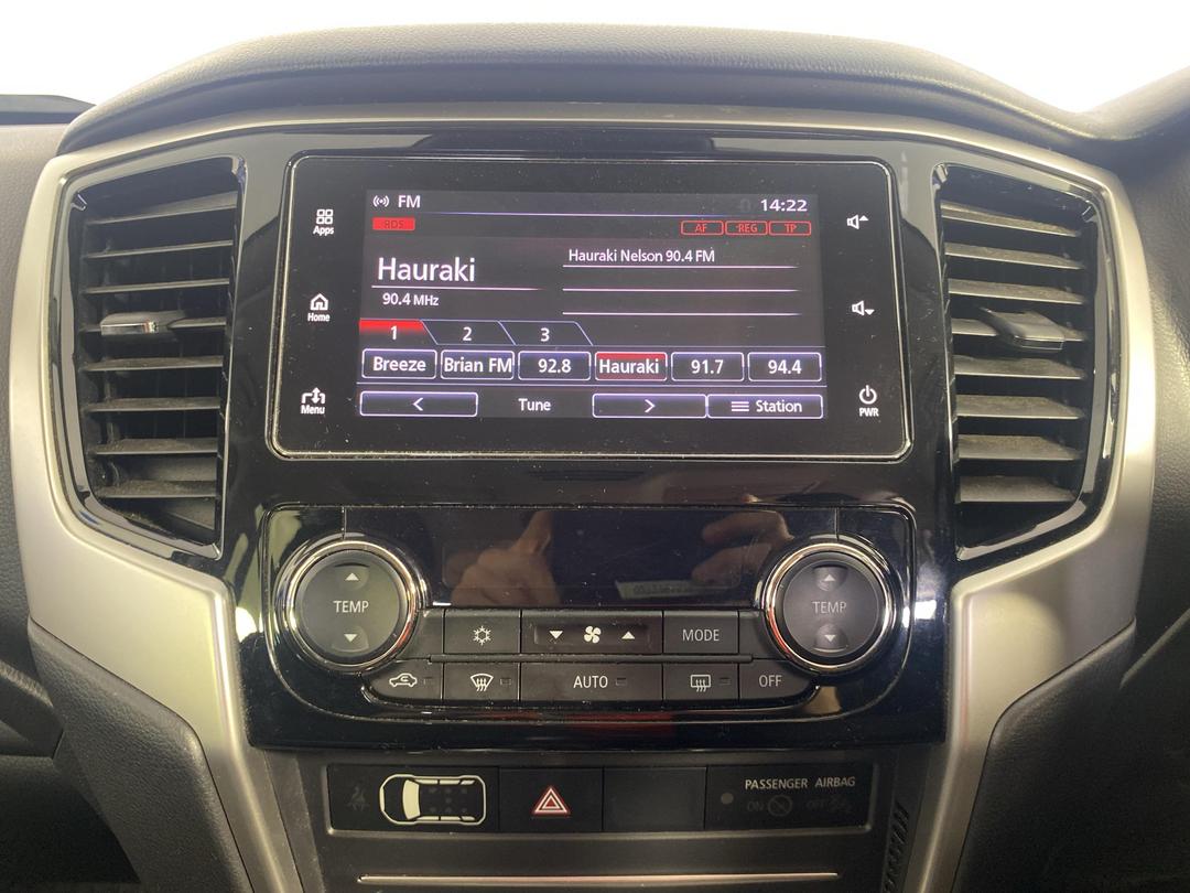 Photo '18' of Mitsubishi Triton