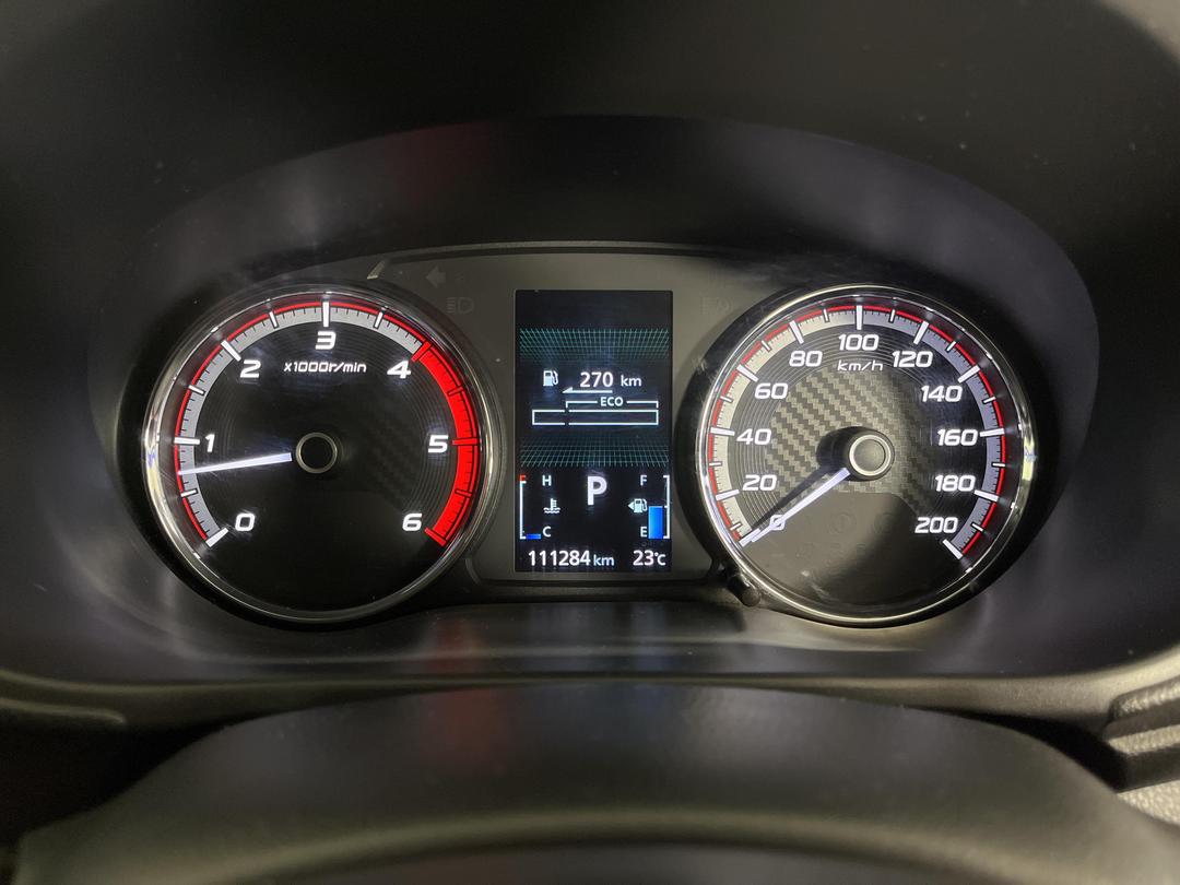 Photo '21' of Mitsubishi Triton