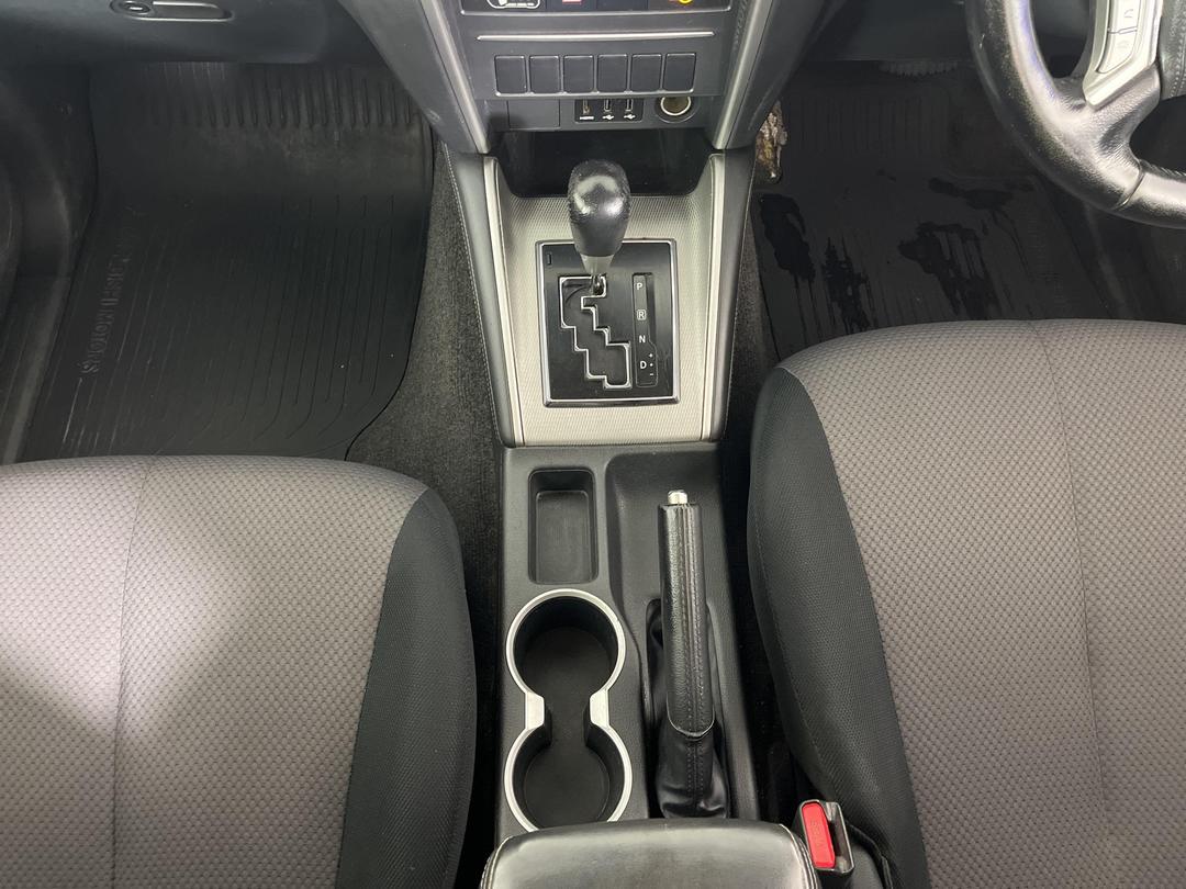 Photo '23' of Mitsubishi Triton