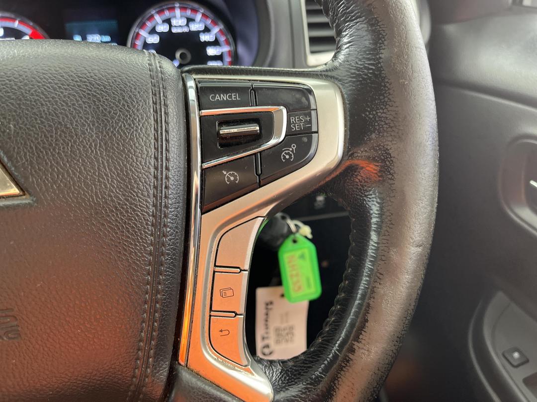 Photo '27' of Mitsubishi Triton