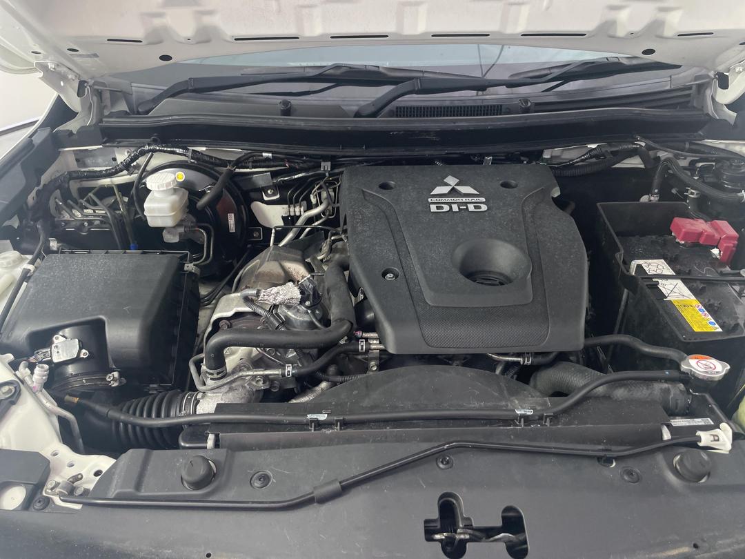 Photo '13' of Mitsubishi Triton