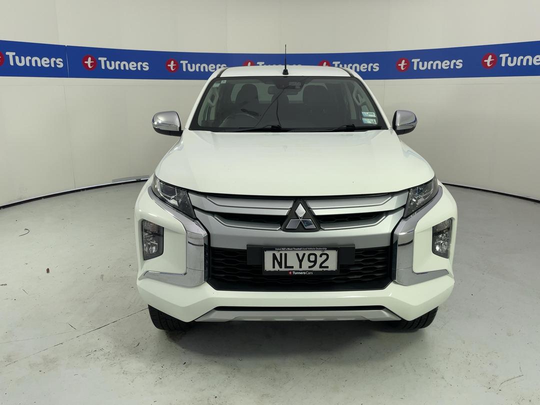 Photo '2' of Mitsubishi Triton
