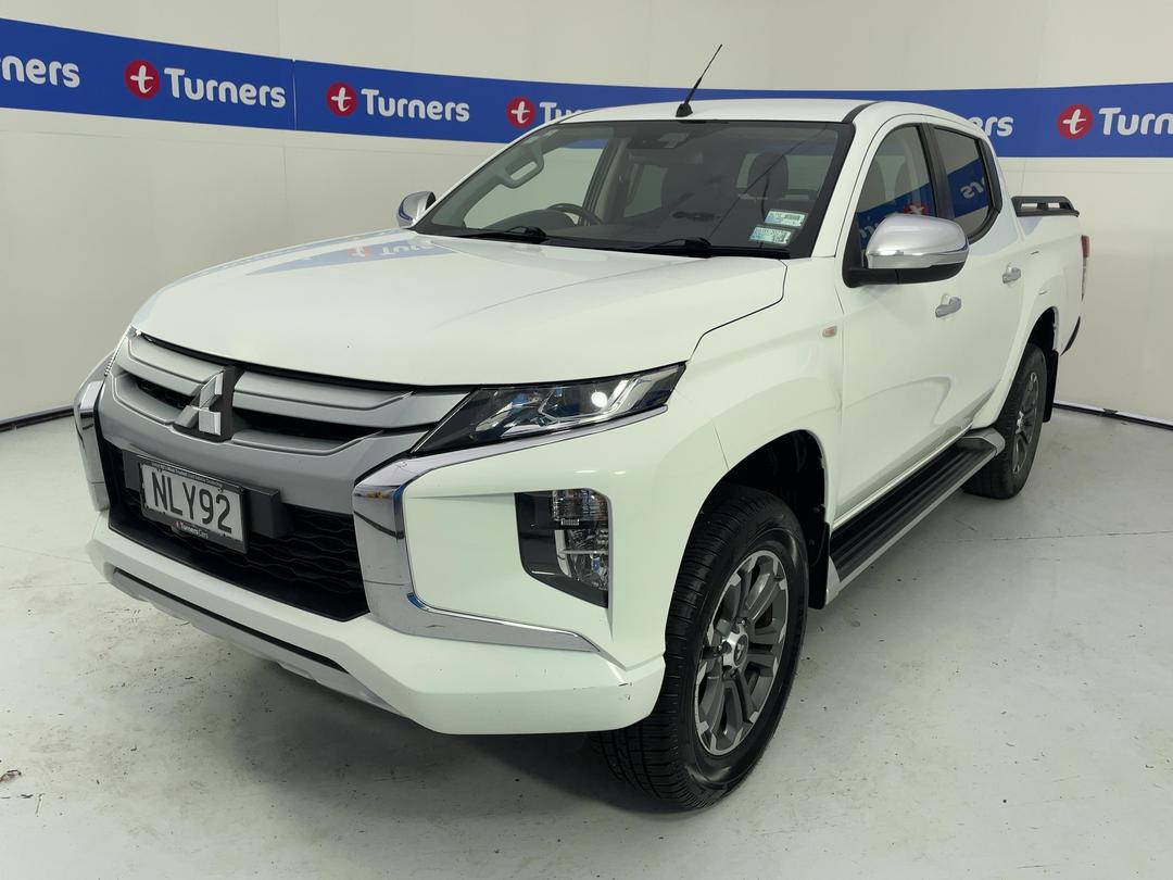 Photo '4' of Mitsubishi Triton