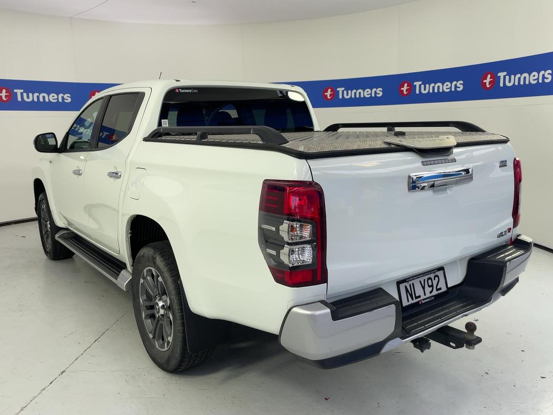 Photo '5' of Mitsubishi Triton